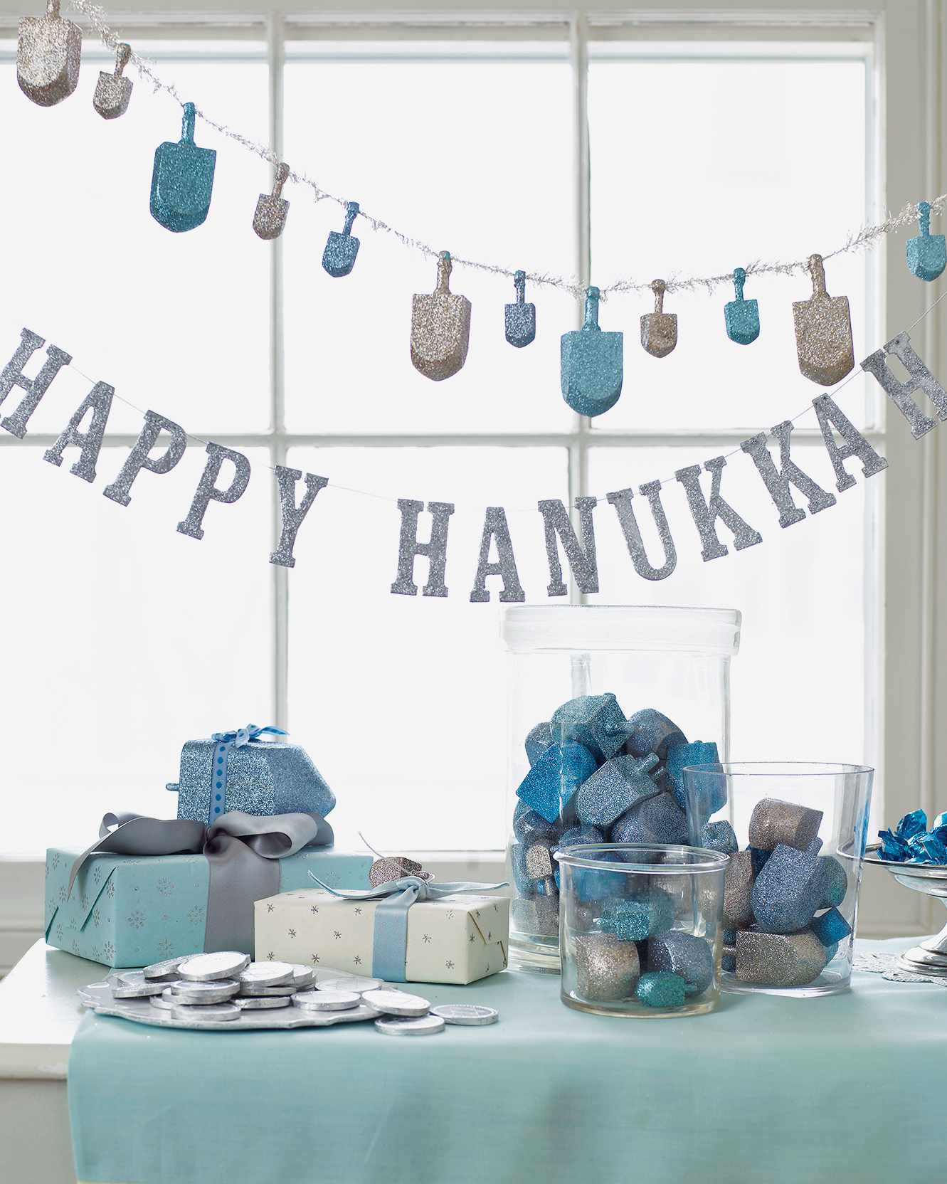 22 Hanukkah Crafts and Decorations for Eight Nights of Pleasant